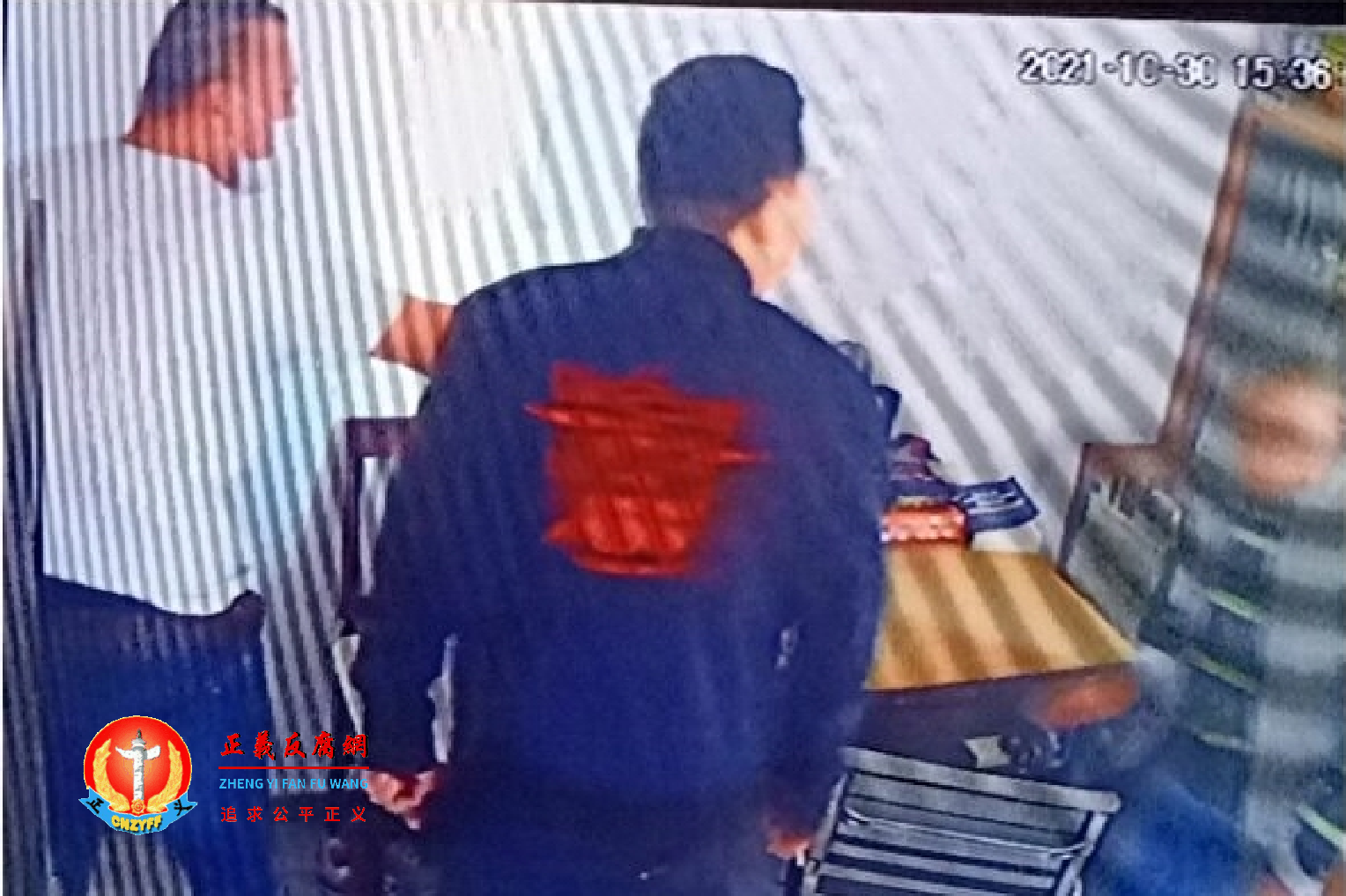 上海市浦东新区警察在没有任何合法执行文件的情况下跨区到松江区抓访民沈桂英。.png 上海市浦东新区警察在没有任何合法执行文件的情况下跨区到松江区抓访民沈桂英。.png