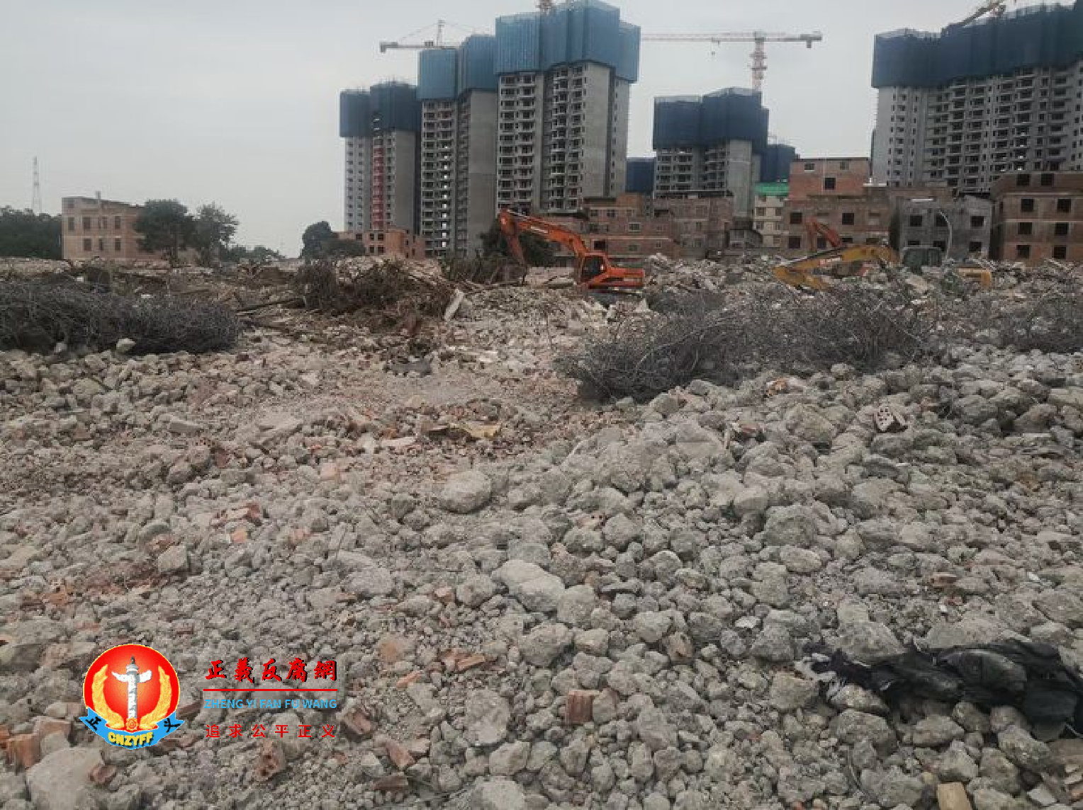 书林坡全村遭到夷平,法院判拆迁中心违法,但赔偿极低,村民目前居无定所。.png 书林坡全村遭到夷平,法院判拆迁中心违法,但赔偿极低,村民目前居无定所。.png